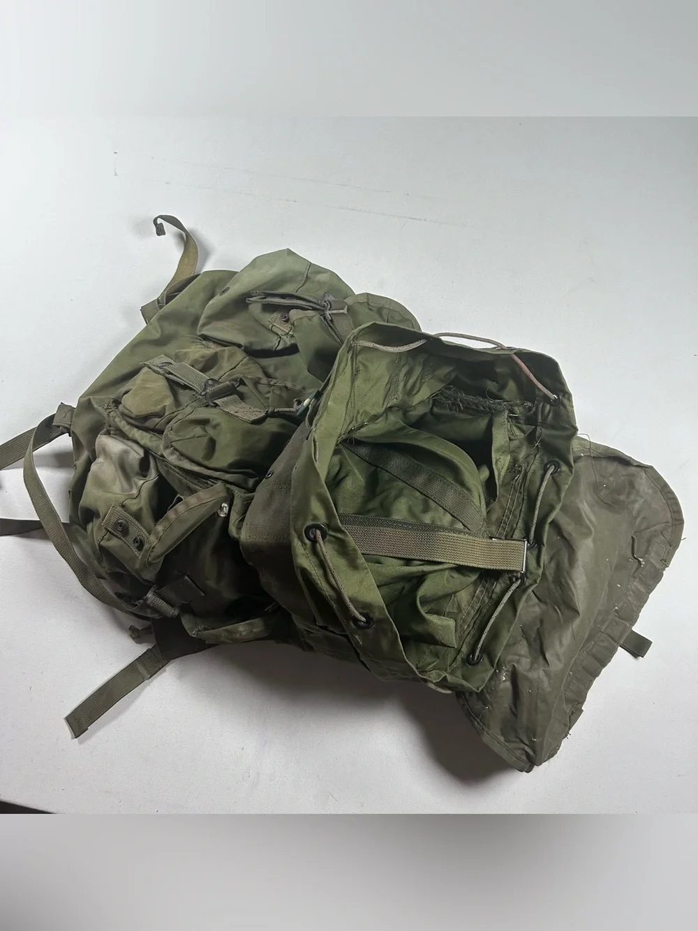 Gibraltar Industries LC-1 Medium Nylon Field Pack /w Back Straps All Functioning